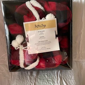 Soft & Cozy Throw and Bootie Set size (M)